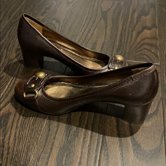 Excellent condition Coach Heels - Picture 3 of 5